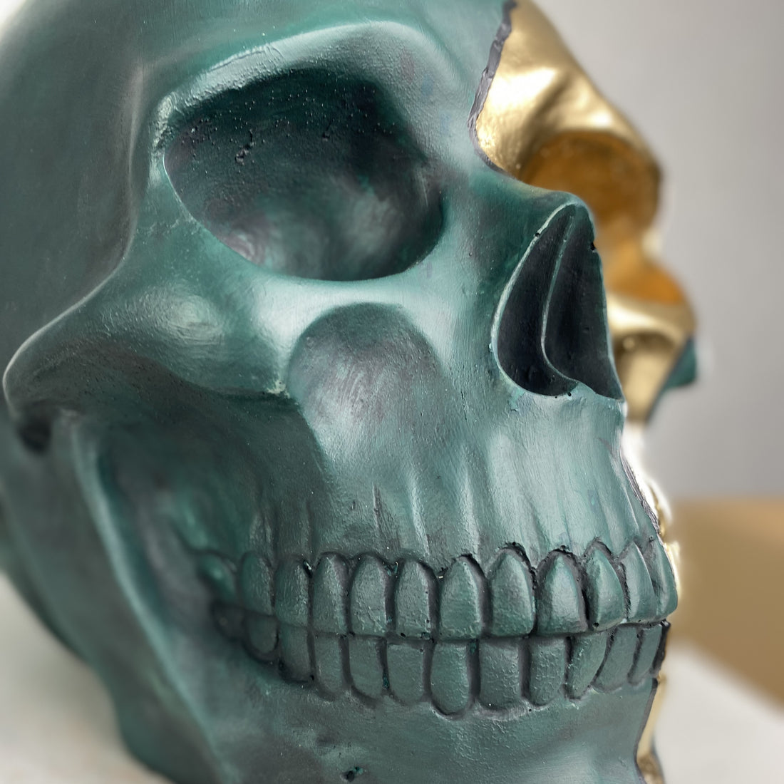 Skull "Golden Rift" Sculpture