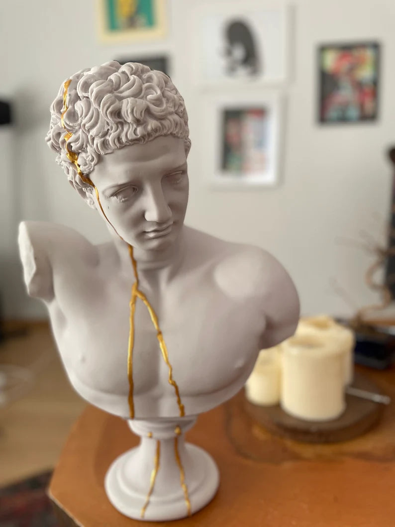 Hermes Sculpture White&Gold