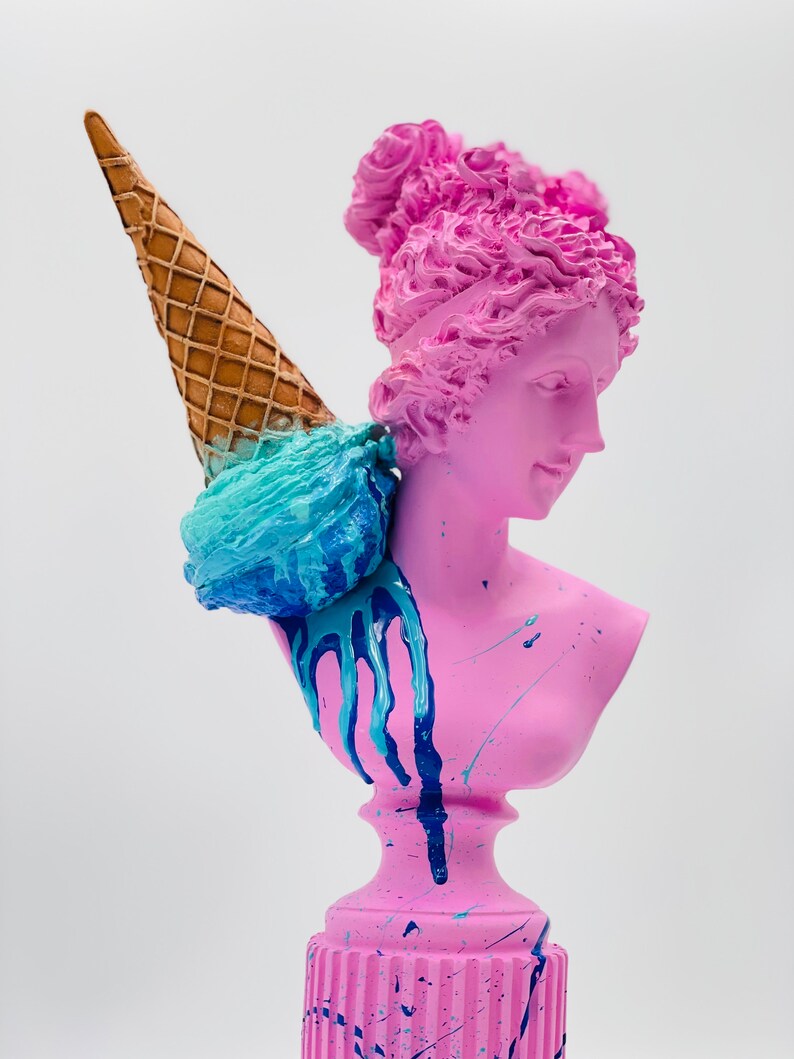 Aphrodite Sculpture With Ice Cream Pink
